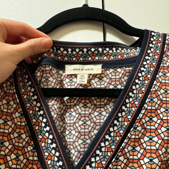 max studio nordstrom geometric design wrap dress, never worn size xs - Picture 2 of 3